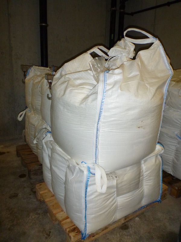 Wir schauen hinter die Kulissen...hier steht das Salz, damit es den Fischen auch gut geht.