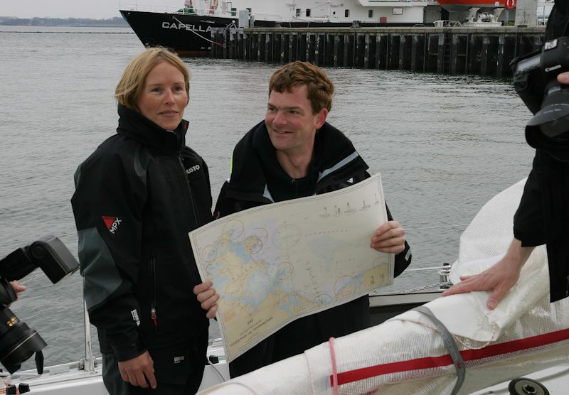 Natürlich gleich mehrfach anhand der Papierkarte. (Foto: J-P. Reichert/Deutsches Meeresmuseum)