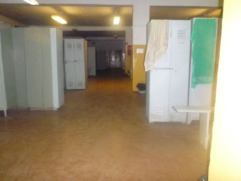 Wir dürfen die Waschräume der Werftarbeiter nutzen - super!