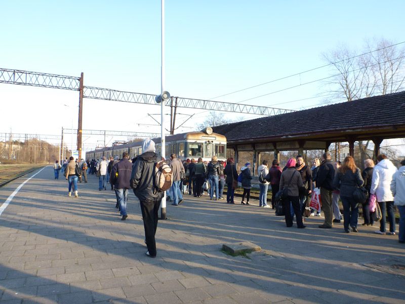 Der Bahnhof.