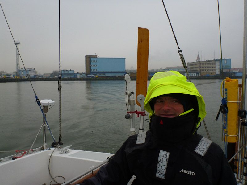 Wir verlassen Wladyslawowo bei Regen und Flaute.