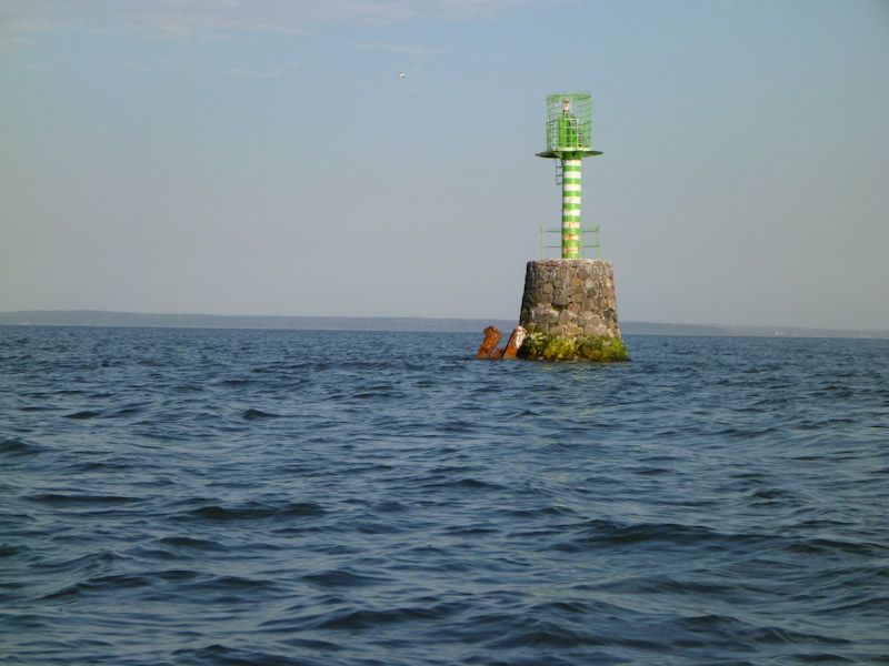 Einige Seezeichen sehen schon recht mitgenommen aus.