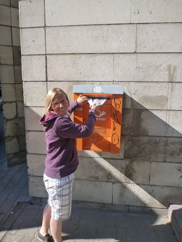 Natürlich denken wir auch an unsere Lieben zu Hause und ab und an gibt es auch mal Postkarten!