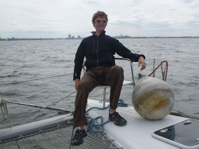 Und auch er probiert alle Sitze aus.