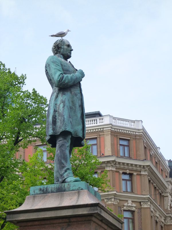 Finnlands Nationdichter mit einer eigenwilligen Kopfbedeckung.