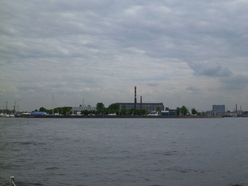 Auch wenn wir vielleicht etwas klein sind (die anderen Yachten sind deutlich größer), wird uns ein Plätzchen im River Yacht Club gewährt.