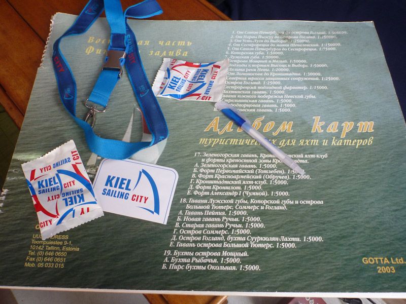 Post für Meerike - die russischen Karten gehen zurück mit ein paar Kiel Souvenirs.