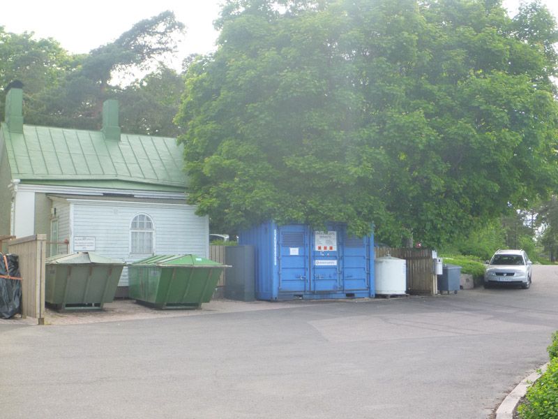 Der blaue Container ist für "special waste".