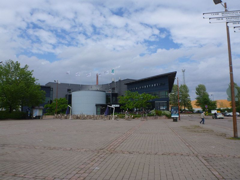 Wir besuchen das Aquarium.