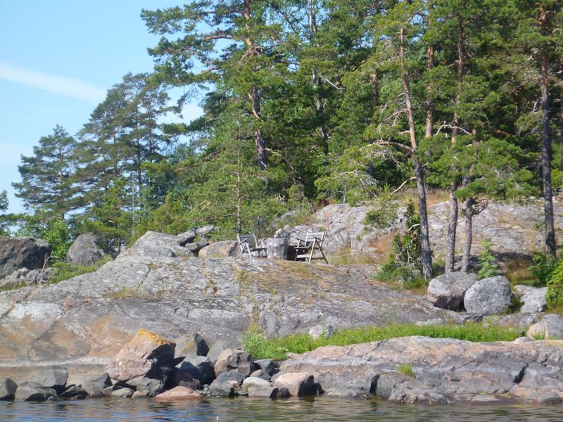 Überall auf den Schären entdecken wir solche Plätze: die Finnen lassen es sich gut gehen.