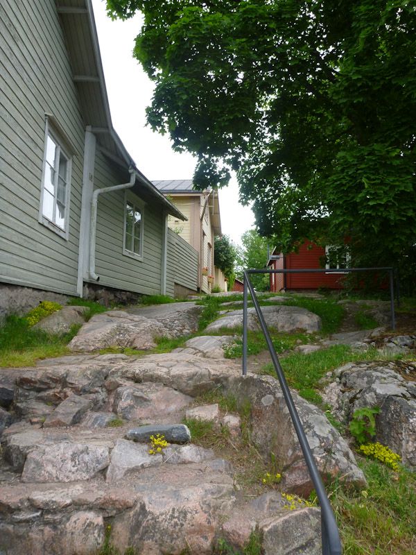 Kleine Gassen - Felsen ersetzen die Treppen.