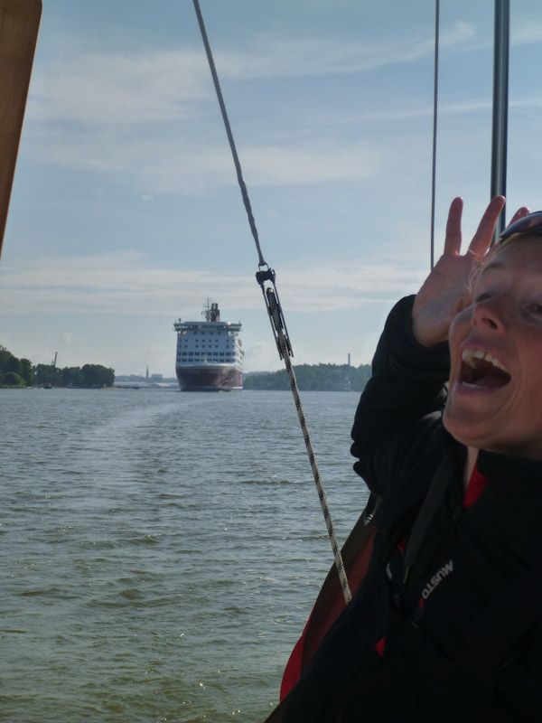 Wir verlassen Turku und werden von der Viking Line verfolgt - zum Schrecken von Silja.