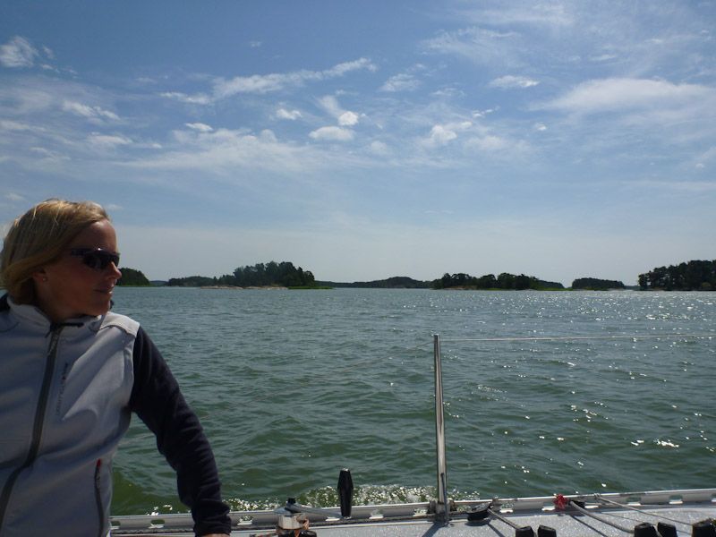 Wir genießen das Segeln in den Schären.