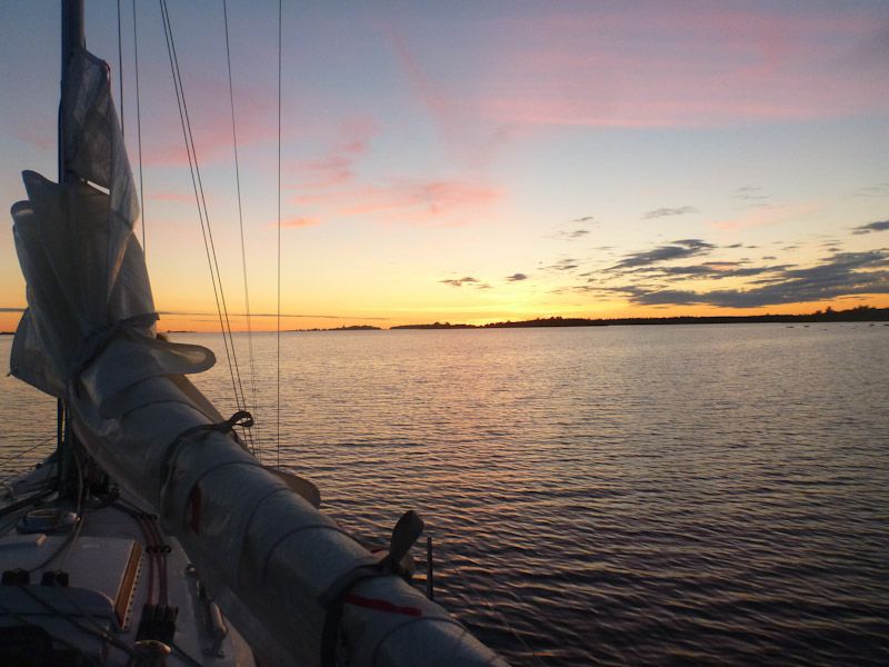 Es ist 2 Uhr nachts und wir nähern uns dem Hafen.