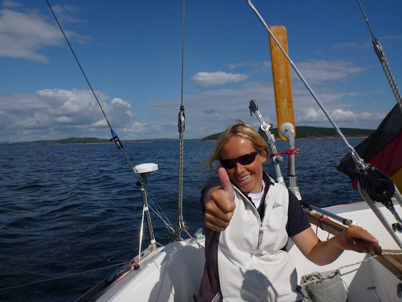 Silja ist total begeistert! Segeln im T-Shirt!!