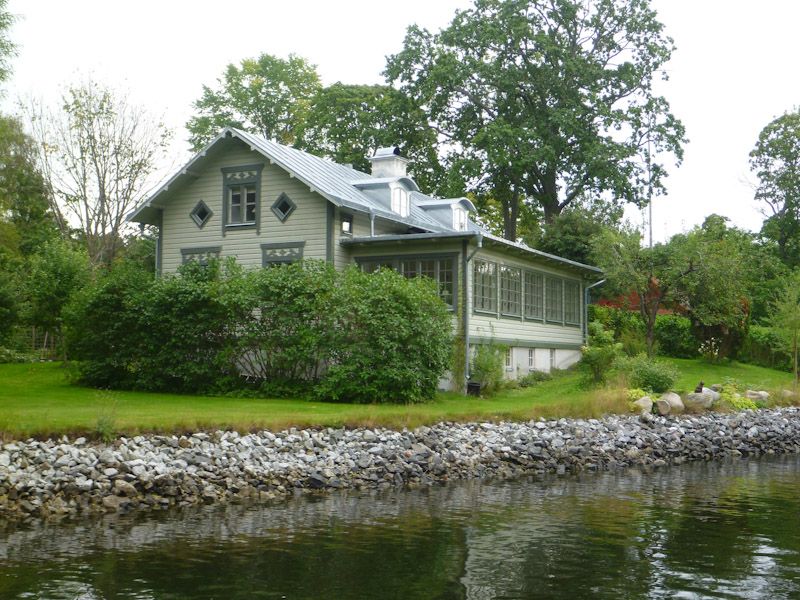 Und wieder ein nettes Häuschen direkt am Wasser.