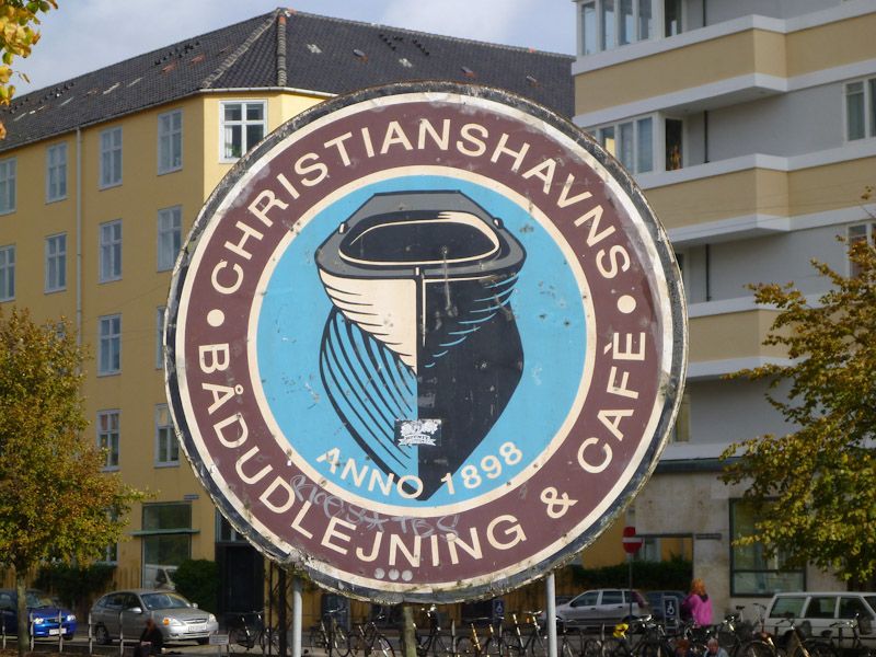 ...zum Hafen Christianshavn.