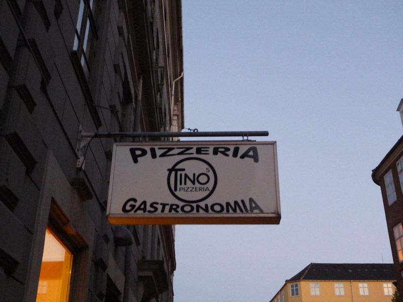 Hier ersteigern wir drei verdammt leckere Pizzen.