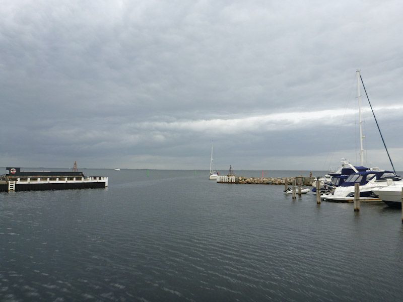 Die Julius kommt und wir erwarten sie mit einem dicken Kuchen Paket.